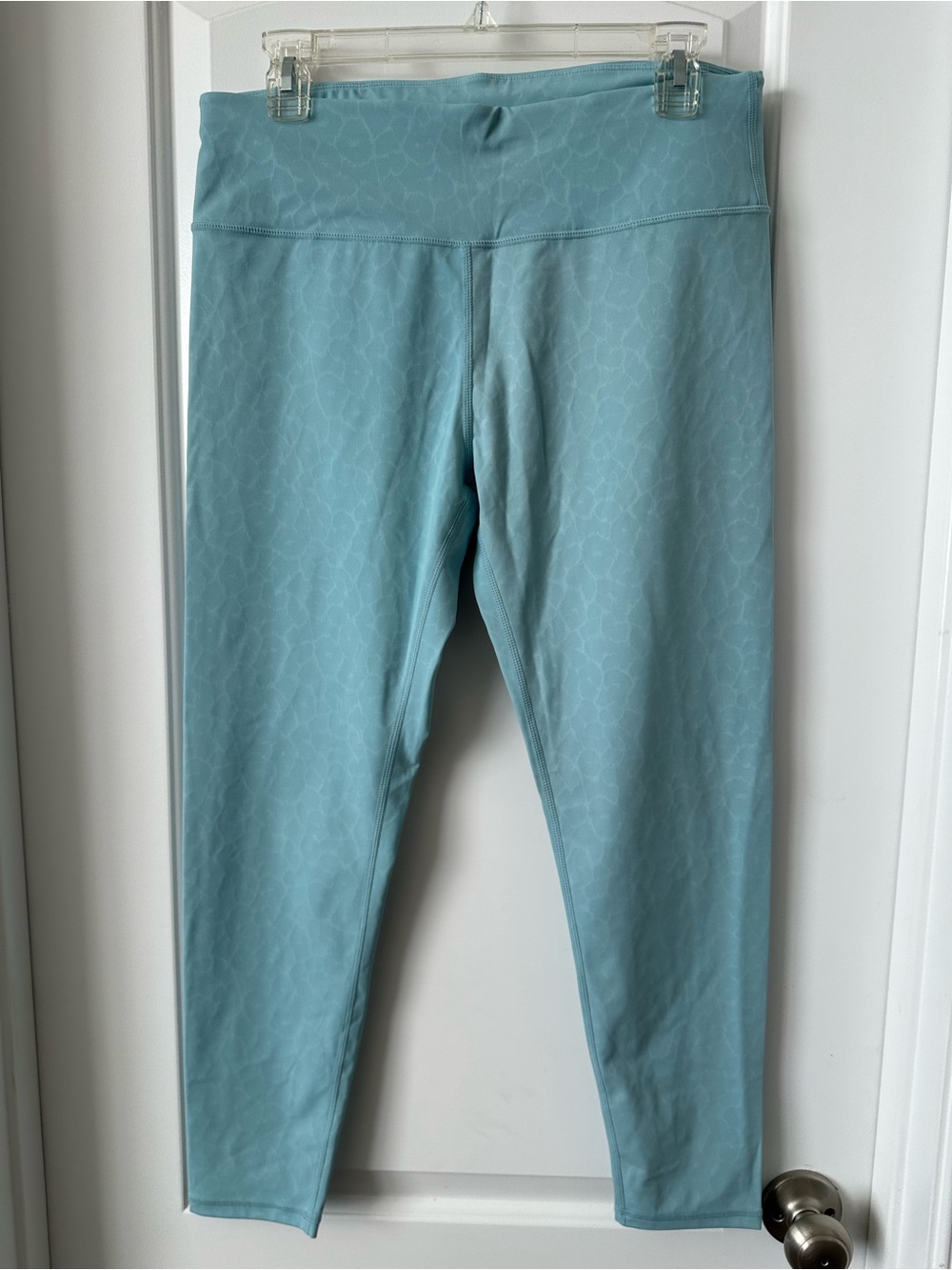 Woman’s Light Teal Active Leggings